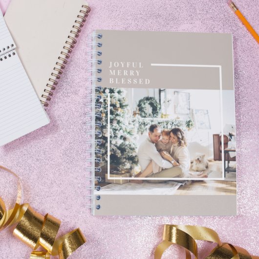 Foto van moderne familie | Joyful Merry Blessed Planner