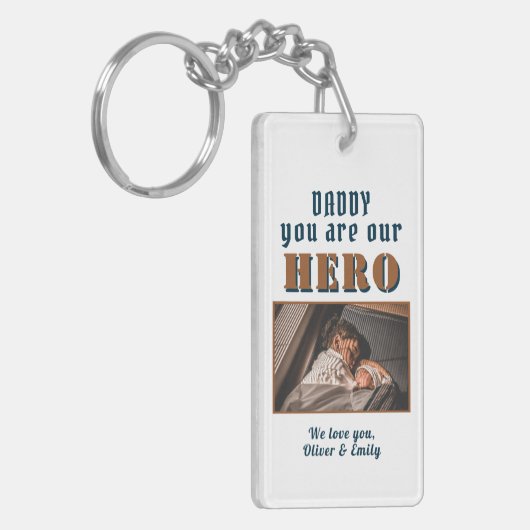 Foto van papa Hero Father Keepomwille Sleutelhanger (Voorkant Links)