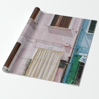 FOTO VAN PINKBOUW MET GEEL DEUR CADEAUPAPIER