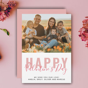 Foto van roze Red Valentijn Day Script Family Feestdagenkaart