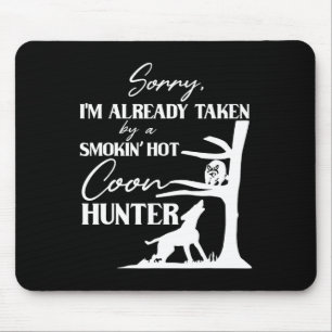 Foto van Smoking Hot Coon Hunter Funny Raccoon Hun Muismat