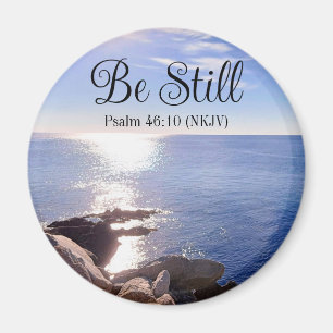 Foto van Still Blue Ocean Bible Verse Know God Magneet