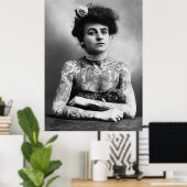  foto van Tattooed Lady B&W Poster (Thuiskantoor)