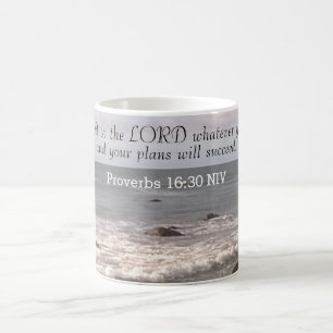 Foto van Wavy Ocean Shore Proverbs Bijbelverse Koffiemok