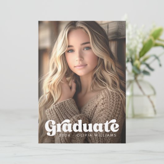 Foto wit retro afstudeerder afstuderen aankondiging (Staand voorkant)