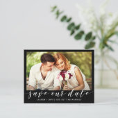 Foto Wit Script op Black Wedding Save the Date Aankondigingskaart (Staand voorkant)