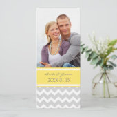 Fotobruiloft Invitaties Geel Geel Chevron Kaart (Staand voorkant)