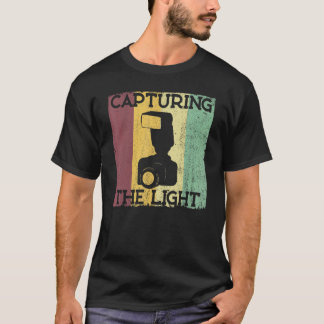 Fotograaf die de lichtfotografiecamera vastlegt t-shirt