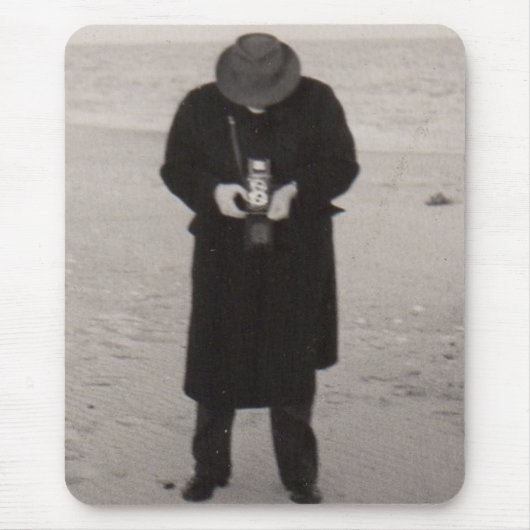 Fotograaf uit de jaren 40 op het strand muismat (Voorkant)