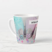 Fotografie met gekleurde afsluiter latte mok (Linkerhoek)