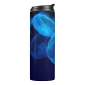 FOTOGRAFIE VAN DE SCHADE VAN JELLYFISH THERMOSBEKER (Gedraaid links)