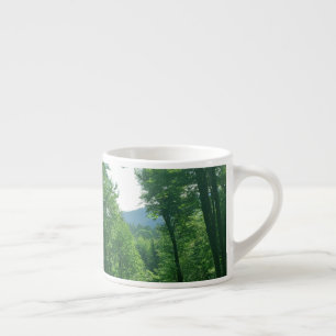 Fotografie van het groene boslandschap espresso kop