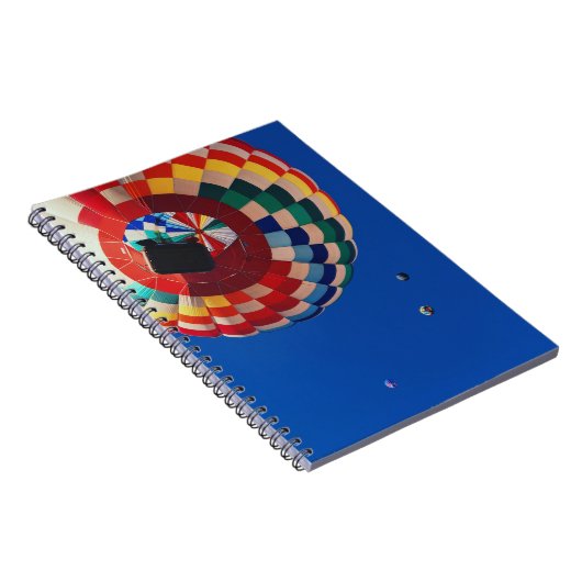 Fotografie van luchtballonnen met een lage hoek notitieboek (Rechterzijde)