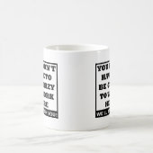 Fou de Travailler Ici Mug Drôle (Centre)