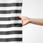 Foulard Bandes noires et blanches, Motif rayé, Lignes<br><div class="desc">Elégante,  élégante et raffinée,  rayures noir et blanc. Un cadeau moderne et tendance,  parfait pour les amoureux des rayures dans votre vie.</div>