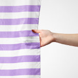Foulard Bandes pourpres, Blancs, Motif rayé<br><div class="desc">Elégante,  élégante et raffinée rayures violettes et blanches. Un cadeau moderne et tendance,  parfait pour les amoureux des rayures dans votre vie.</div>