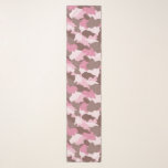 Foulard Camouflage rose Motif de Camo<br><div class="desc">Si vous aimez le camo imprimé,  vous aimerez ce foulard de camouflage en chiffon rose poupée. Accentuez votre tenue dans le style!  Le motif de camouflage présente des tons rose,  rose poussiéreux et marron rougeâtre.  Conçu par l'artiste ©Susan Coffey.</div>