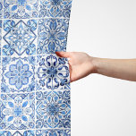 Foulard Carrelage méditerranéen, Portugais, Azulejo, Majol<br><div class="desc">Motif élégante,  élégante et raffinée avec carrelage méditerranéen bleu et blanc. Un cadeau moderne et tendance,  parfait pour les amoureux de l'Azulejo dans votre vie.</div>
