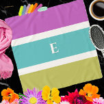 Foulard Chiffon monographique à motif de bande de blocs de<br><div class="desc">Cette écharpe moderne dispose d'un motif de couleur bloc de larges bandes en rose magenta, vert citron, bleu océan et blanc. Le design sobre donne au foulard de mousseline un aspect audacieux et contemporain. Personnalisez le foulard rayé avec votre initiale, qui apparaîtra comme un monogramme élégant au centre du design....</div>