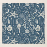 Foulard Coques de mer sur bleu foncé<br><div class="desc">Motif vectoriel dessiné à la main avec coquilles</div>
