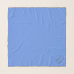 Foulard Cornflower Blue 6495ED - avec nom ou blanc<br><div class="desc">Avec nom amovible ou modifiable et option monogramme. Les mots seront automatiquement placés sur une diagonale dans le coin inférieur droit du dessin. Assurez-vous de le garder dans la limite de longueur ou il se déverse de l'aire de conception. La couleur correspond à d'autres éléments du magasin en fonction du...</div>