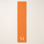 Foulard couleur unie néon orange - ajouter du monogramme<br><div class="desc">arrière - plan de couleur unie (ff6600) en néon orange - ajouter monogramme - foulard accrocheur du design d'alma . Personnalisez-le avec son monogramme maintenant. _______________ Orange - la couleur du Soleil - est souvent associé au signe de Leo . Vous pouvez tenir compte de cela lors du choix d'un...</div>