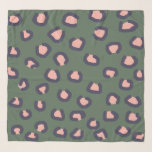 Foulard Empreinte de léopard rose bleu foncé et vert<br><div class="desc">Écran de mousseline tendance avec grand empreinte de léopard rose et bleu foncé sur un arrière - plan vert. Uniquement conçu pour vous par Happy dolphin studio.</div>