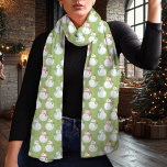 Foulard Festif Green Snowman Motif Vacances d'hiver<br><div class="desc">Découvrez l'esprit de vacances avec cette écharpe d'hiver verte et pleine de charme avec un adorable motif de bonhomme de neige. Parfait pour ajouter une touche ludique mais festive à votre garde-robe de saison, ce design met en valeur des bonhommes de neige gais contre un arrière - plan vert vibrant....</div>