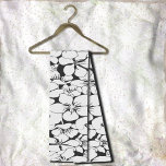 Foulard fleur noire et blanche<br><div class="desc">motif floral cerisier noir et blanc,  pour qui aller avec n'importe quel accessoire</div>