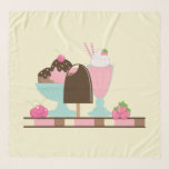 Foulard Flotte de crème glacée sucrée Sundae & fraise<br><div class="desc">écharpe carré sur le thème de la crème glacée douce. Illustré avec un bar à crème glacée au chocolat, un sundae à 3 boules avec une cerise sur le dessus, et un flotteur à fraise avec des poupées à la crème fouettée sur le dessus. Petites fraises et cerises. Couleur arrière...</div>