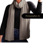 Foulard Houndstooth Pale Taupe-<br><div class="desc">Voici notre chic chic chic mélange de charme classique et de style moderne, Houndstooth Scarf. Le Taupe pâle, jumelé au motif intemporel, élève cette écharpe à une mode luxueuse indispensable. Personnalisez-le avec un nom pour une touche unique, créant un accessoire élégant ou un cadeau réfléchi. Conçu avec une chiffon légère,...</div>
