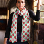 Foulard Joli Motif D'Été De Fraise Rouge Et Rose<br><div class="desc">Ajoutez une touche de fantaisie à votre garde-robe avec ce mignon foulard motif aux fraises rouges et roses. Parfait pour l'été, ce design ludique présente des fraises vibrantes contre un arrière - plan léger, ce qui en fait un accessoire délicieux pour toute tenue. Le tissu mousseline et aéré en mousseline...</div>