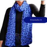 Foulard Léopard sauvage - Bleu<br><div class="desc">Voici notre Empreinte de léopard tendance Chiffon Scarf - où l'élégance rencontre le style sauvage. Élevez votre collection d'accessoires avec cette écharpe légère avec un empreinte de léopard dynamique en bleu. Faites-le vous-même en ajoutant une personnalisation - une touche parfaite pour un cadeau réfléchi et élégant. Qu'il s'agisse d'un drapé...</div>