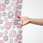 Foulard Motif De Donuts, Donuts Roses, Donuts Violets<br><div class="desc">Joli,  amusant et adorable motif avec beignets rose et violet. Un cadeau moderne et branché,  parfait pour l'amoureux des beignes dans votre vie.</div>