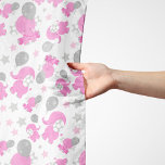 Foulard Motif Des Eléphants Roses, Eléphants Mignons, Étoi<br><div class="desc">Joli,  amusant et adorable motif avec éléphants roses,  ballons et étoiles. Un cadeau moderne et tendance,  parfait pour les amoureux d'éléphant dans votre vie.</div>