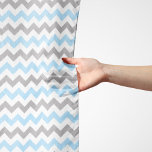 Foulard Motif Zigzag, Motif Chevron, Bleu, Gris<br><div class="desc">Elégante,  élégante et raffinée,  motif en zigzag (chevron),  couleur bleu,  gris et blanc. Un cadeau moderne et tendance,  parfait pour les amoureux du zigzag dans votre vie.</div>