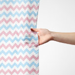 Foulard Motif Zigzag, Motif Chevron, Bleu, Rose<br><div class="desc">Elégante,  élégante et raffinée,  motif en zigzag (chevron),  couleur bleu,  rose et blanc. Un cadeau moderne et tendance,  parfait pour les amoureux du zigzag dans votre vie.</div>