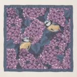 Foulard Oiseaux dans le jardin violet lilas<br><div class="desc">Jolie conception printanière avec deux mésanges bleues perchées sur des branches lilas fleuries. Dessiné à la main dans Illustrator motif vectoriel transparent.</div>