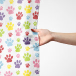 Foulard Paws colorés, Motif Paw, Paws de chien, Empreintes<br><div class="desc">Joli,  amusant et adorable motif avec des pattes colorées. Un cadeau moderne et tendance,  parfait pour l'amoureux des chiens dans votre vie.</div>