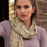 Foulard Plante Sage Green et rose Polka Dot Feuilles<br><div class="desc">Ajoutez une touche botanique à votre tenue avec ce foulard à motifs. Les amateurs de Houseplant reconnaîtront les feuilles de ce motif comme étant du plante à points polka. Mes illustrations de style réaliste représentent ces feuilles verts ornés de taches roses. Les graphiques en feuilles sont placés contre un arrière...</div>
