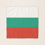 Foulard Scarf carré avec drapeau de Bulgarie<br><div class="desc">Élevez votre jeu d'accessoires avec notre élégant foulard carré avec le drapeau de la Bulgarie! Ce foulard carré époustouflant n'est pas seulement un accessoire à la mode mais aussi une célébration du patrimoine bulgare. Le design dynamique du drapeau affiché en évidence sur le tissu en fait une façon unique d'express...</div>