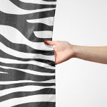 Foulard Zebra Print, Zebra Stripes, Noir Et Blanc<br><div class="desc">Elégant,  élégant et sophistiqué motif zèbre en noir et blanc. Un cadeau moderne et branché,  parfait pour l'amant poster de animal de votre vie.</div>