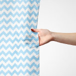 Foulard Zigzag bleu, Chevron bleu, Motif géométrique<br><div class="desc">Elégante,  élégante et raffinée,  motif en zigzag (chevron),  couleur bleu et blanc. Un cadeau moderne et tendance,  parfait pour les amoureux du zigzag dans votre vie.</div>