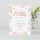 Four Ever Sweet Girl 4ème anniversaire Invitation (Debout devant)