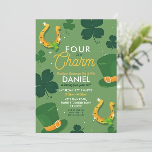 Four St. Patricks Day 4e anniversaire Invitation d (Debout devant)