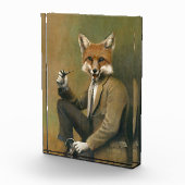 Fox de cru dans un bloc de photo de costume (Droite)