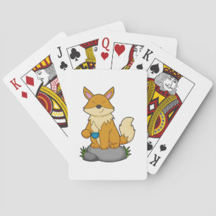 Fox met koffiebeker pokerkaarten