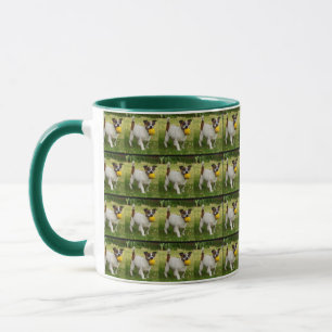 Fox Terrier Avec Sa Boule, Vert, Mug De Café.