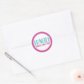 Fragile handgreep met zorg ronde sticker (Envelop)