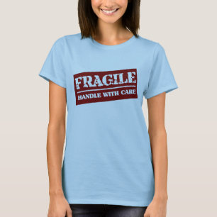 Fragile handgreep met zorg t-shirt